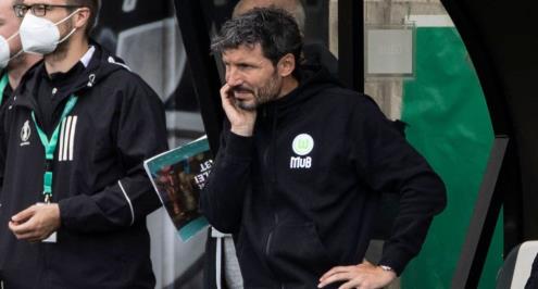 وسط غفلة الحكم.. تبديل سادس يهدد فولفسبورج بالاستبعاد من كأس ألمانيا